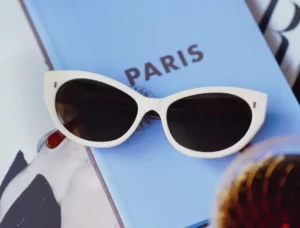 Emily in Paris LGR Twiga weiss Sonnenbrille